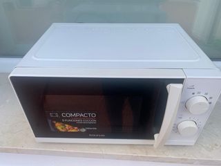 Microondas Taurus Compacto 700W
