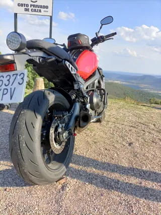 Yamaha XSR900 Negra/Roja