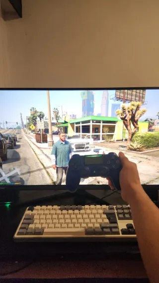 PS4 Pro 1TB + 14 Juegos