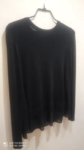 Jersey negro de marca Sfera