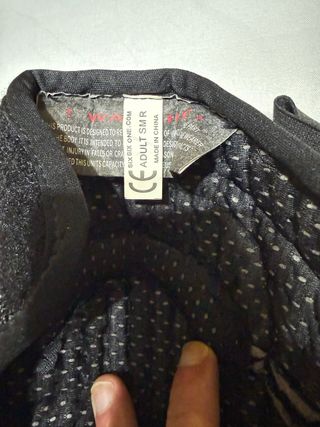 Protecciones Rodillas y Espinillas marca SIXSIXONE