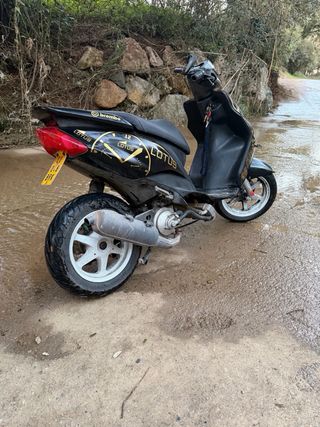 Yamaha Jog RR Scooter Negra