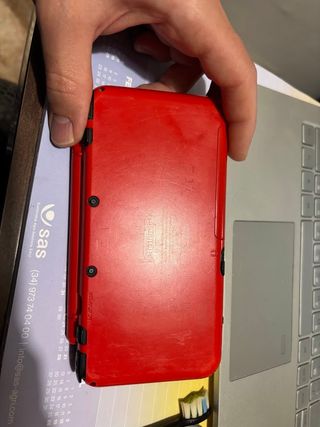 Nintendo 2DS XL Roja y Blanca