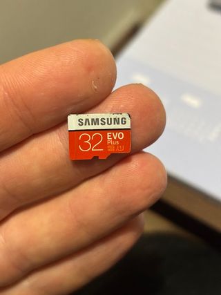 Nintendo 2DS XL Roja y Blanca