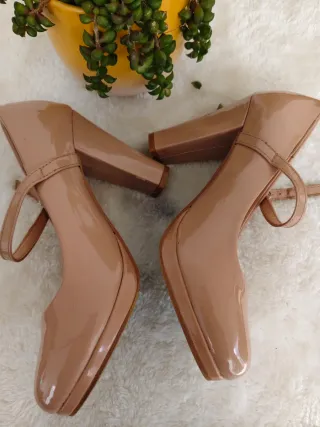 Zapatos charol Mary Jane beige T.37