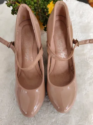 Zapatos charol Mary Jane beige T.37
