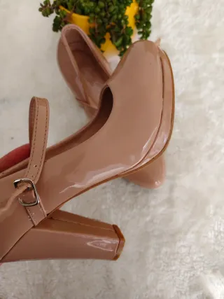 Zapatos charol Mary Jane beige T.37