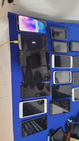Lote 20 teléfonos móviles