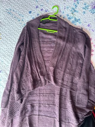 Chaqueta larga fina morada de lana