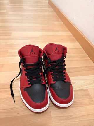 Air Jordan 1 Mid Rojo/Negro Talla 41 (Negociables)