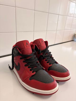 Air Jordan 1 Mid Rojo/Negro Talla 41 (Negociables)