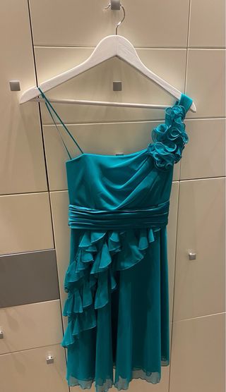 Vestido de fiesta con volantes