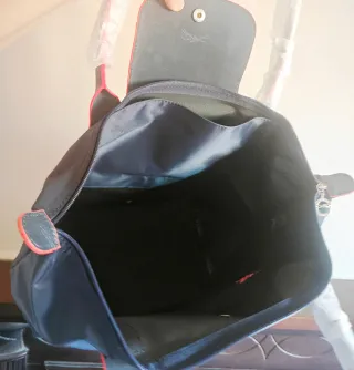 Le Pliage tamaño grande hombro. Color azul oscuro.