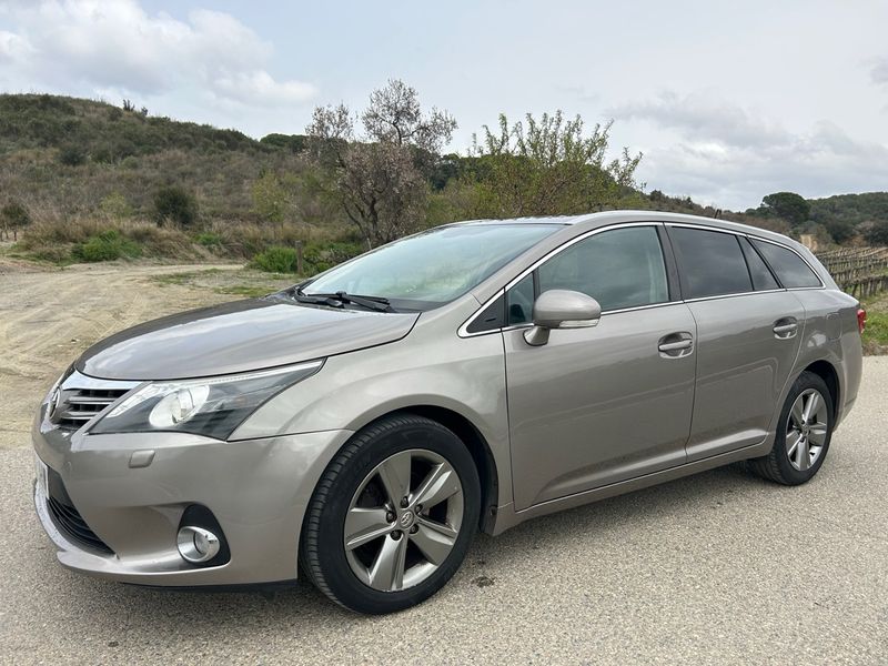 Toyota Avensis 120D Comfort 2015, foto 1