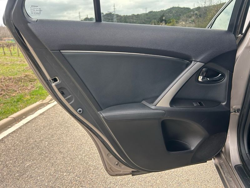 Toyota Avensis 120D Comfort 2015, foto 16