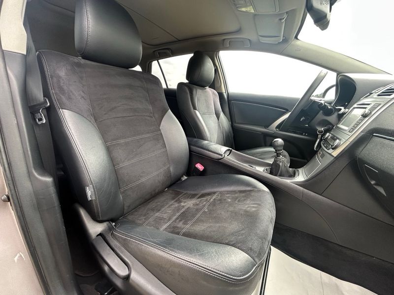 Toyota Avensis 120D Comfort 2015, foto 10