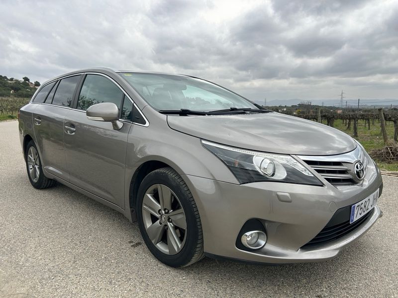 Toyota Avensis 120D Comfort 2015, foto 2