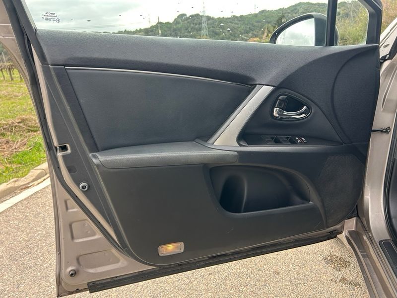 Toyota Avensis 120D Comfort 2015, foto 19
