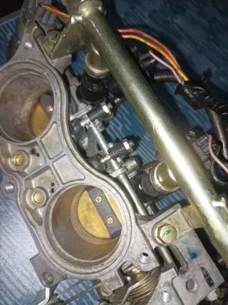 Inyección honda cbr600f f4i pc35 2002.