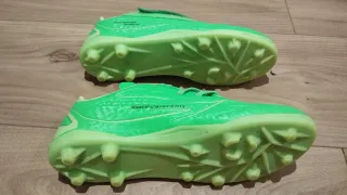Scarpe da calcio per bambini, verdi.