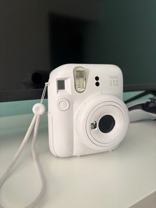 Cámara Fujifilm Instax Mini 12 Blanca