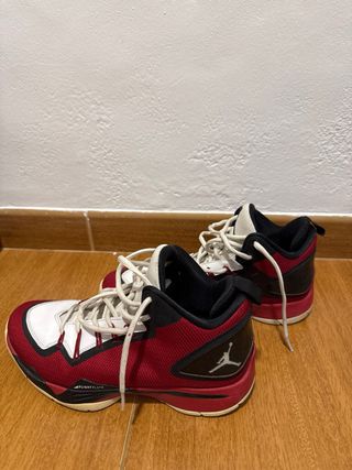 Zapatillas Jordan Baloncesto Talla 41 Rojas Blanca