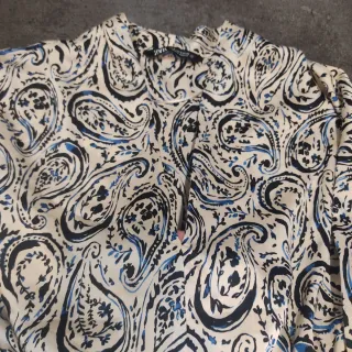 Blusa estampads Zara