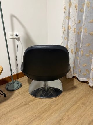 Poltrone girevoli Tirup in pelle