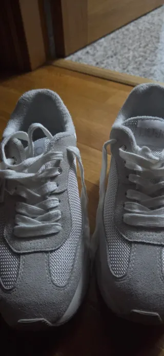 Zapatillas Liu Jo plateadas y blancas