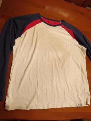 Camiseta manga larga azul y blanca
