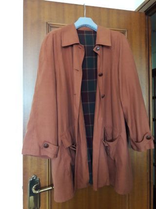 Gabardina vintage color teja con forro cuadros