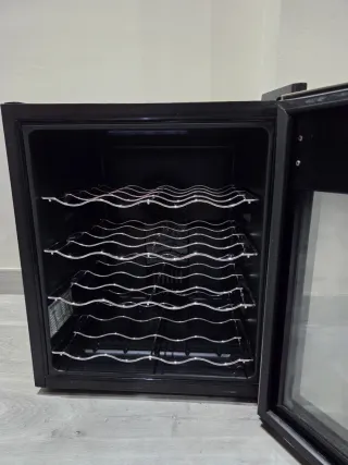 Vinoteca La Sommelière LS 16