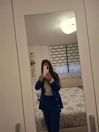 Traje de chaqueta y pantalón azul