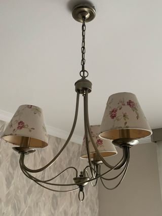 Lámpara y dos lamparitas