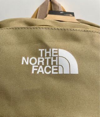 Mochila The North Face Beige y Negra