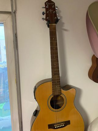 Guitarra Electroacústica Crafter con EQ