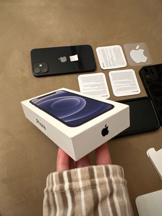 iPhone 12 mini Negro en Caja