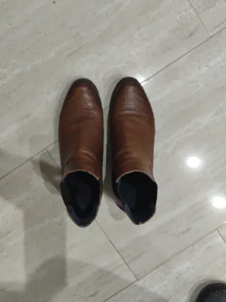 Botines de piel marrón