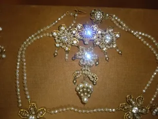 Aderezo fallera oro y perlas niña