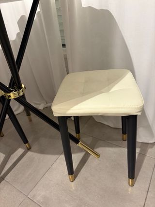 Mesa redonda mármol y 2 taburetes 0,80 diámetro