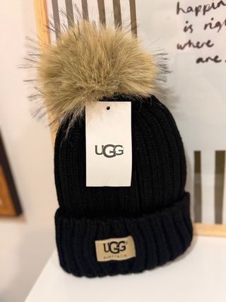 Gorro UGG Negro con pompón