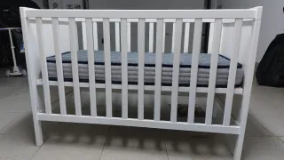 Cuna blanca con colchón