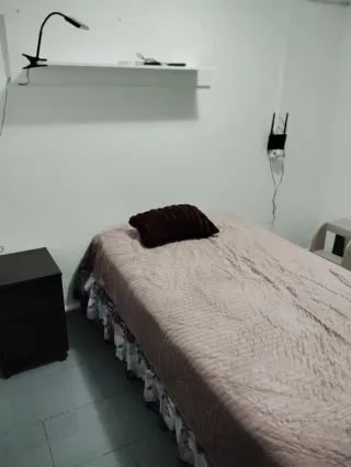 Alquiler habitación,una persona,acceso privado.