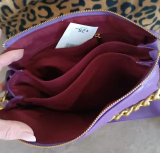 Borsa a spalla viola con catena oro