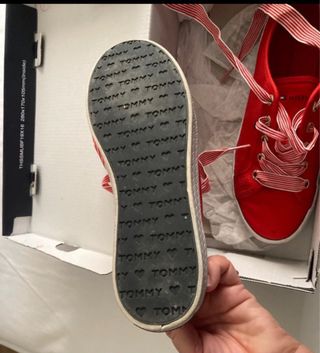 Zapatillas Tommy Hilfiger Rojas Talla 36 Nuevas