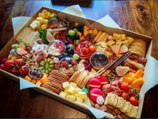 Mesas de cóctel, catering y/o celebraciones