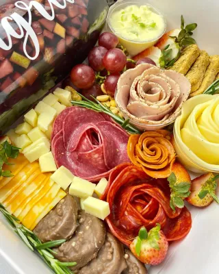 Mesas de cóctel, catering y/o celebraciones