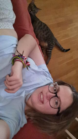 Chica de 27 años disponible mañana