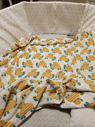 Lote Cuna: Protector, Colcha y Cojín