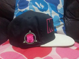 Gorra Cayler & Sons Mercy Negra y Blanca